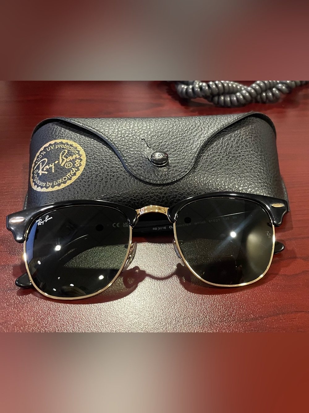 Ray-Ban RB3016 CLUBMASTER sunglasses